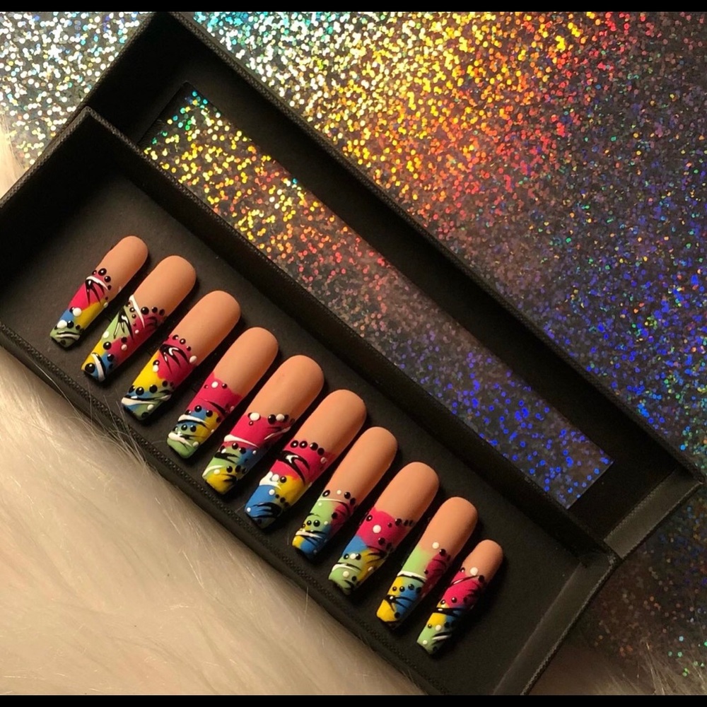 LUXURY PRESS ON NAILS 💅